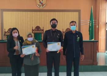 Pemberian Reward Hakim dan Pegawai dengan Performa terbaik