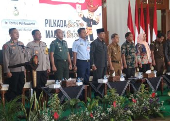 Sosialisasi Pemilukada Provinsi dan Kabupaten/Kota Tahun 2024 di Pendopo Ronggo Djoemeno Caruban: Membangun Kesadaran Demokrasi Masyarakat