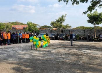 Lomba Estafet Sarung Semarakkan Kebersamaan Antar Pengadilan di Madiun