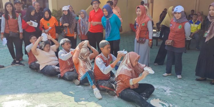 Lomba Tepung Estafet Meriahkan Kegiatan di Pengadilan Agama Kabupaten Madiun