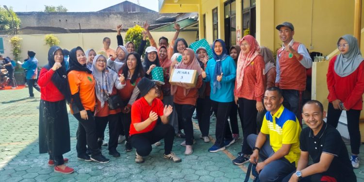 Lomba Tepung Estafet Meriahkan Kegiatan di Pengadilan Agama Kabupaten Madiun