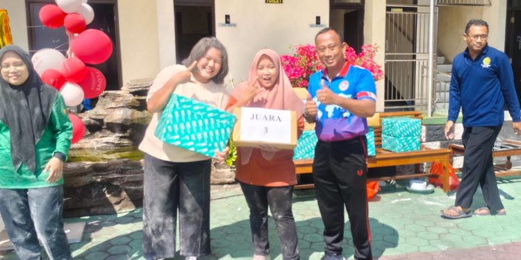 Lomba Tepung Estafet Meriahkan Kegiatan di Pengadilan Agama Kabupaten Madiun