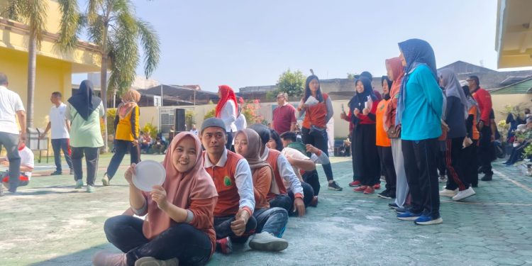 Lomba Tepung Estafet Meriahkan Kegiatan di Pengadilan Agama Kabupaten Madiun