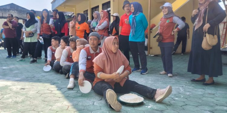 Lomba Tepung Estafet Meriahkan Kegiatan di Pengadilan Agama Kabupaten Madiun