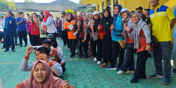 Lomba Tepung Estafet Meriahkan Kegiatan di Pengadilan Agama Kabupaten Madiun