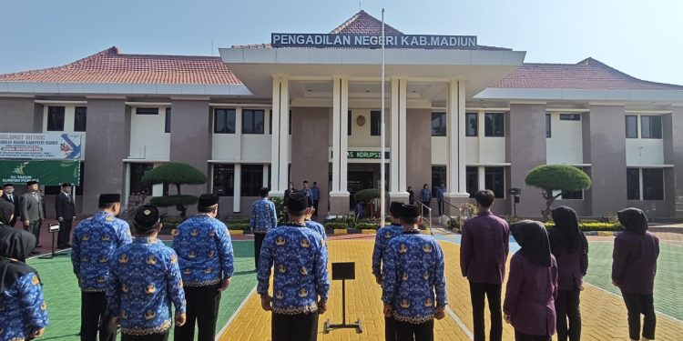 Pengadilan Negeri Kabupaten Madiun Gelar Upacara Peringatan Hari Sumpah Pemuda ke-96