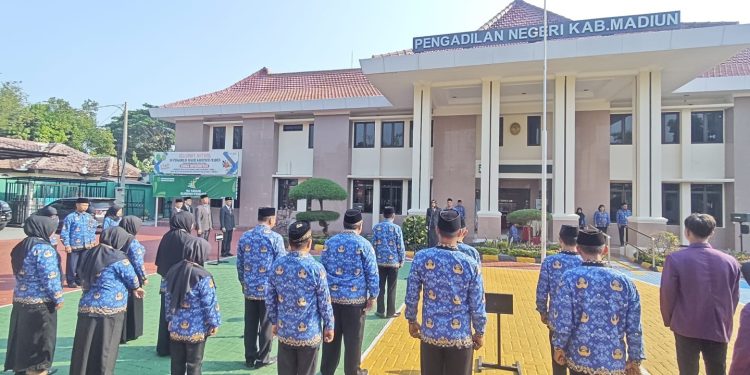 Pengadilan Negeri Kabupaten Madiun Gelar Upacara Peringatan Hari Sumpah Pemuda ke-96