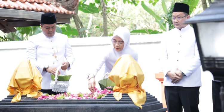 Ziarah ke Makam Kyai Anom Besari, Pemkab Madiun Lestarikan Tradisi Leluhur