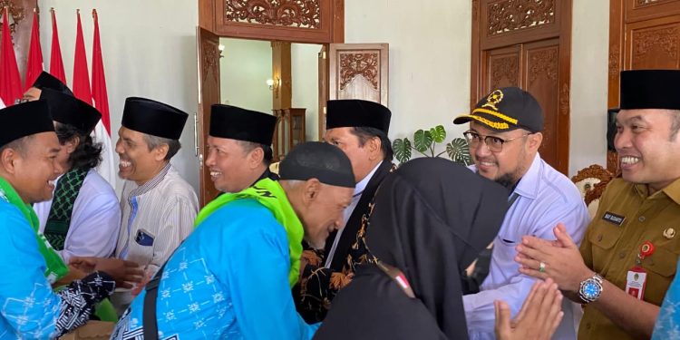 Waka PN Kabupaten Madiun Hadiri Pemberangkatan Jamaah Haji Tahun 1447 H/2026 M