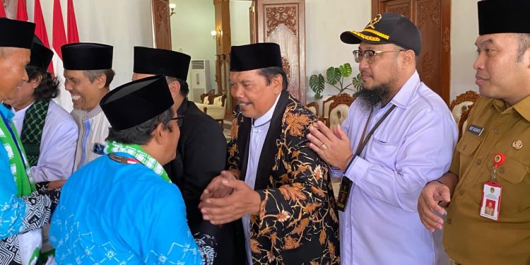 Waka PN Kabupaten Madiun Hadiri Pemberangkatan Jamaah Haji Tahun 1447 H/2026 M
