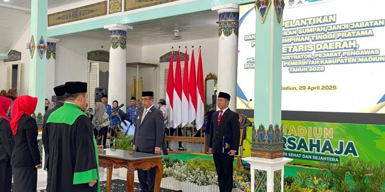 Wakil Ketua PN Kabupaten Madiun Hadiri Pelantikan Sekretaris Daerah Kabupaten Madiun