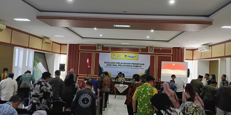 Wakil Ketua PN Kabupaten Madiun Hadiri Evaluasi Pelayanan Perizinan dan Mall Pelayanan Publik Kabupaten Madiun
